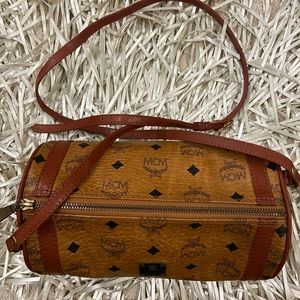 MCM Papillon Barrel! Fantastic condition. Clean in and out. Crossbody/shoulder!